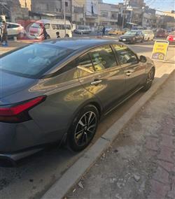 نيسان ألتيما